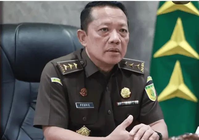 Eks Jampidsus Febrie Ardiansyah Resmi Jadi Tersangka Korupsi dan TPPU di Tiga Perkara