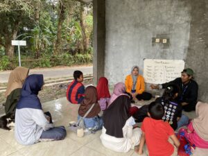 Mahasiswa KKM Universitas Primagraha Tingkatkan Kemampuan Calistung Anak, Warga Pancalaksana Beri Apresiasi